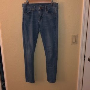 BDG Jeans ( urban outfitters) 28”W. (I 8)